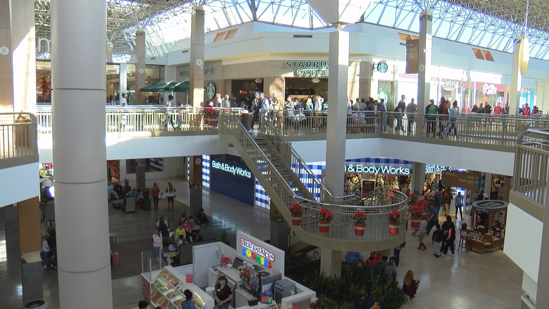 Augusta Mall continues to attract large crowds on Black Friday WFXG