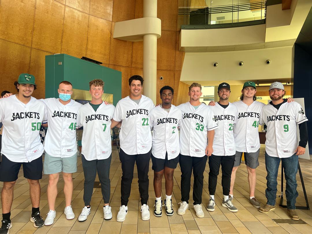 GreenJackets visit Children’s Hospital of Georgia