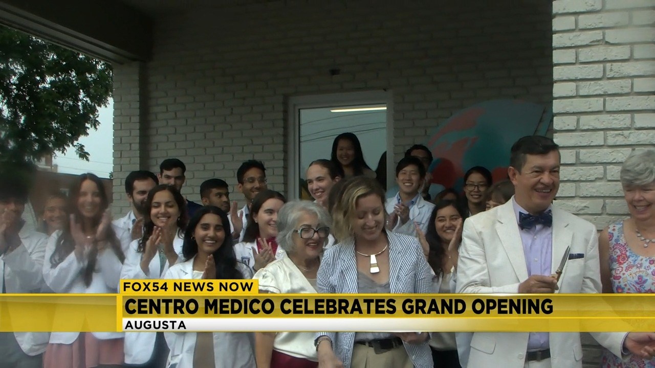 Centro Medico celebrated grand opening with ribbon cutting