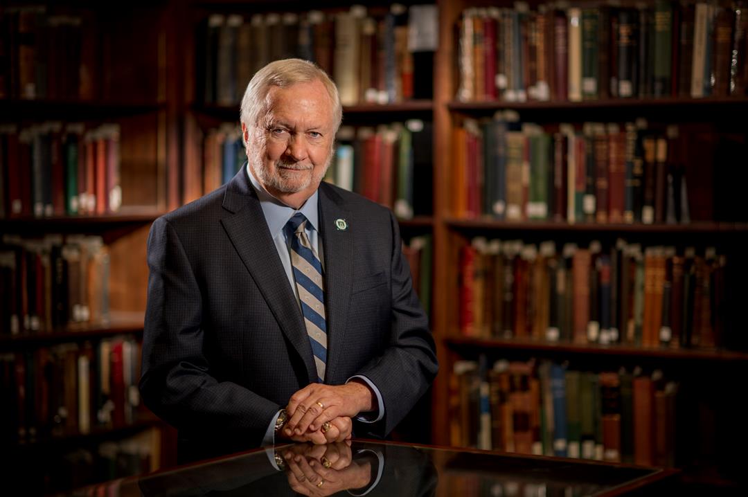 Husson University president announces upcoming retiremement