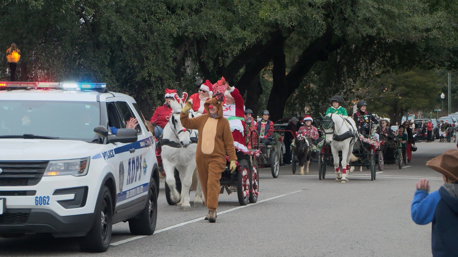 Hoofbeats & Christmas Carols Parade returns to Downtown Aiken WFXG