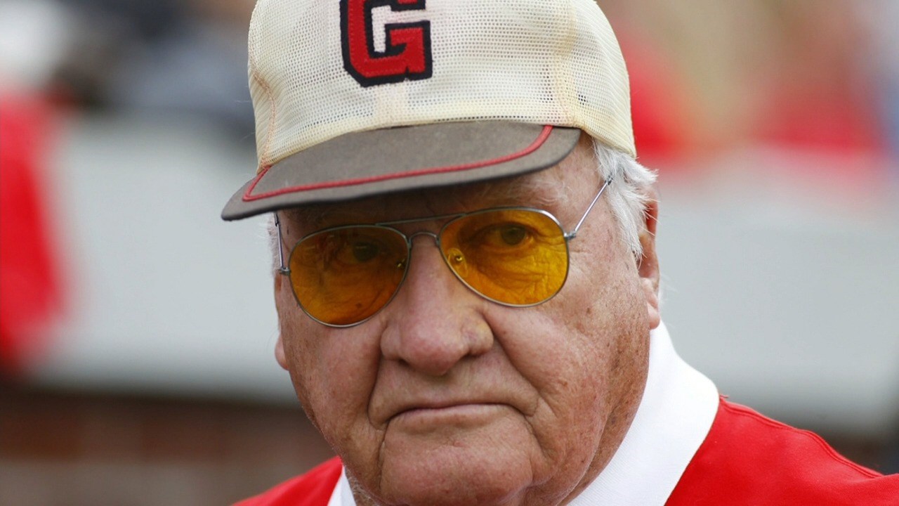 Sonny Seiler, owner of UGA's mascot, dies at 90 - WFXG